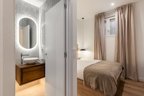 1 dormitori, planxa i posts de planxar, wifi gratuïta i roba de llit