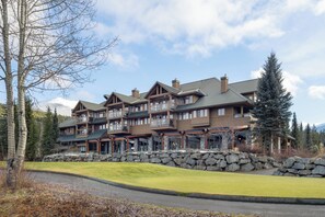Exterior - Nicklaus North by Whistler Premier (Whistler)