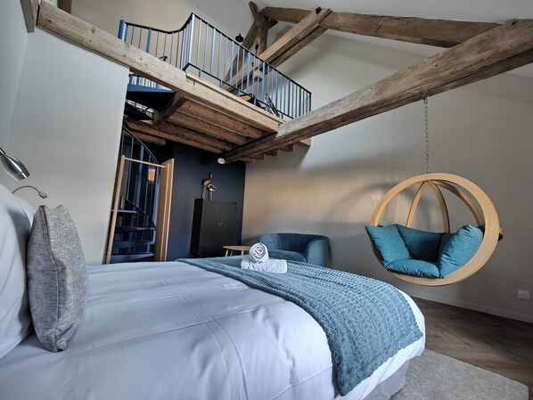 5 chambres, fer et planche à repasser, lit de bébé portatif, Wi-Fi