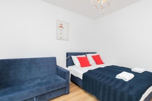 Soundproofing, iron/ironing board, free WiFi - TOTU Home Studio Deluxe Browar Gdański (Gdansk)