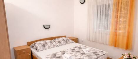 1 makuuhuone, silitysrauta/-lauta, vauvan matkasänky, ilmainen Wi-Fi