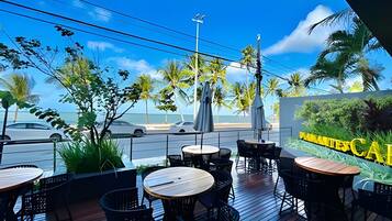 Tempat makan outdoor