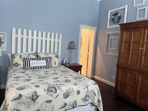 3 habitaciones, tabla de planchar con plancha, wifi y ropa de cama