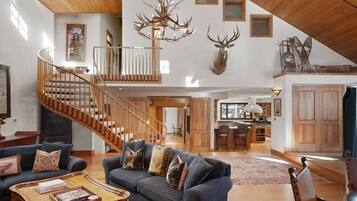 House | Living area | Flat-screen TV