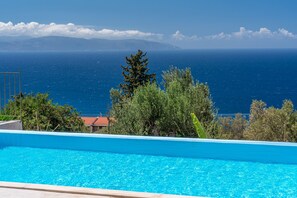Pool - A Beautiful 3 Bedroom, 2 Bathroom Villa with Private Pool, Stunning Sea Views, Air Conditioning, Wif (Vlachata)