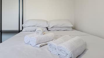 2 slaapkamers, een bureau, wifi, beddengoed