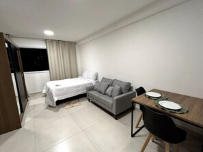 1 chambre, bureau, Wi-Fi gratuit, draps fournis