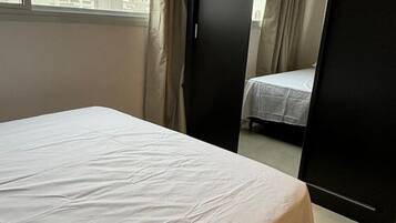WiFi, bed sheets