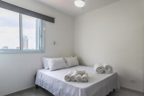 2 quartos, escrivaninha