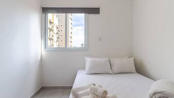 2 soveværelser, skrivebord