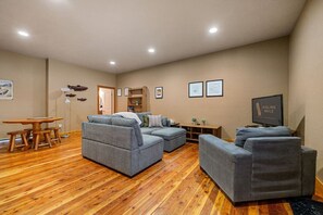 Interior - Paddlers Inn - Angler`s Suite | Close to Lake/Fish (Canal Flats)