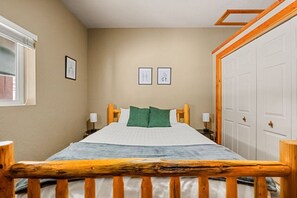 2 habitaciones, escritorio, wifi gratis y ropa de cama