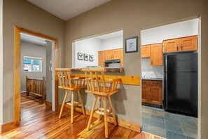 Interior - Paddlers Inn - Angler`s Suite | Close to Lake/Fish (Canal Flats)