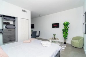 1 bedroom, iron/ironing board, travel cot, free WiFi