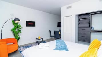 1 slaapkamer, een strijkplank/strijkijzer, wifi, beddengoed