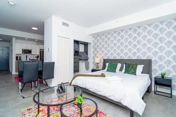 1 غرفة نوم ومكواة/لوح كي وواي فاي وملاءات أسرّة