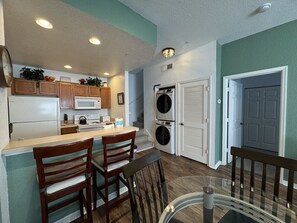 Dining - 3 Bedroom 2 Bathroom Villas At Seven Dwarfs 21-103 (Kissimmee)