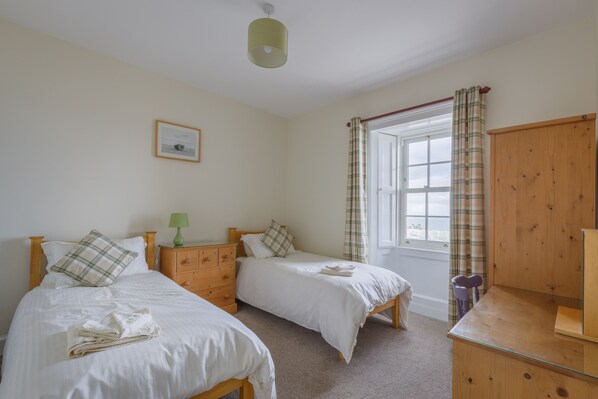 3 bedrooms, WiFi, bed sheets