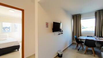 2 quartos, escrivaninha, Wi-Fi, roupa de cama