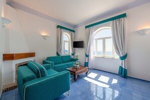 TV - AMORE RENTALS - Villa Jacaranda with Pool and Sea View (Praiano)