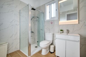 Shower, towels - Diana 43 A101 - Two Bedroom Apartment, Sleeps 4 (Pafos)