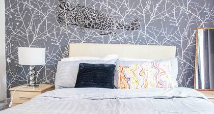 Blissful Apartment. Family-Friendly and work suited... HOME AWAY FROM HOME
