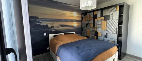 2 bedrooms, bed sheets