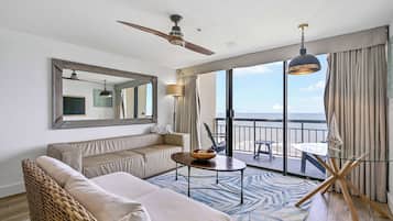 Een televisie, een dvd-speler, een stereo en een kantoor