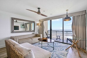 Fernseher, DVD-Player, Stereoanlage, Arbeitsbereiche