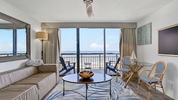 Een televisie, een dvd-speler, een stereo en een kantoor