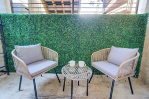 Terrace/patio - Luxury DC-Themed 6BR + Parking | 2 Blocks to Metro (Washington)