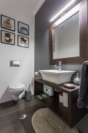 Hair dryer, towels