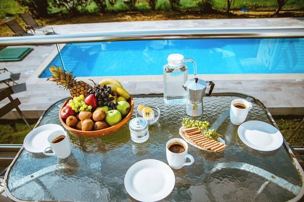 Pool - Πισίνα Υδρομασάζ Σάουνα 200μ από παραλία Κίσσαμος (kissamos)