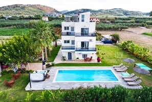 Pool - Πισίνα Υδρομασάζ Σάουνα 200μ από παραλία Κίσσαμος (kissamos)