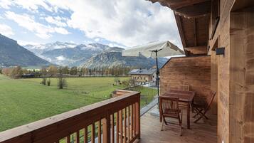 House | Outdoor dining