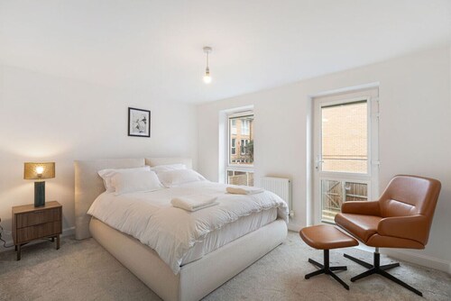 Spacious 4-Bed house in Dartford