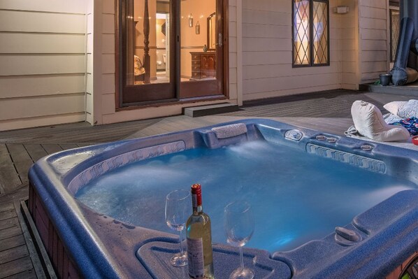 Outdoor spa tub