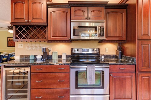 Private Pool, Sleeps 14, Game Room, Hot Tub