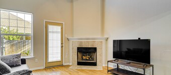 6 Mi to Texas A&M: Home w/ Fenced-In Yard