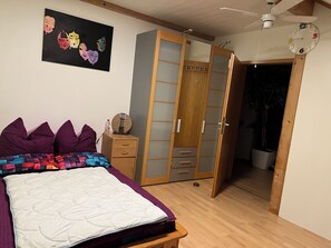 3 室のベッドルーム、ベッドシーツ