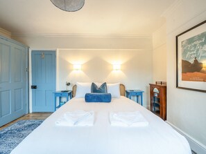 4 bedrooms, iron/ironing board, travel crib, free WiFi