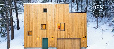 House (3 Bedrooms) | Front of property