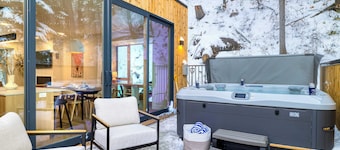 Luxury Ski Home w/ Hot Tub Near Trails & Downtown Parkview Mountain House
