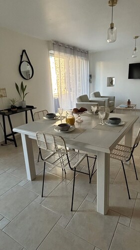 Maison bretonne rénovée avec 2 chambres 
