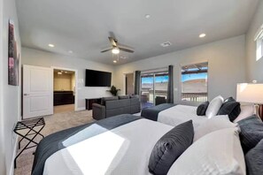 6 habitaciones, tabla de planchar con plancha y cuna de viaje 