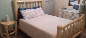 2 slaapkamers, een strijkplank/strijkijzer, beddengoed