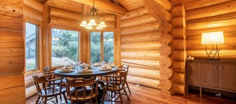 6 Bedroom, 4.5 Bath, Hot Tub, 104 Acres, Pet Friendly, Panoramic Views, Weddings!