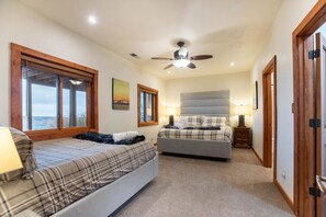 4 habitaciones, escritorio y tabla de planchar con plancha 