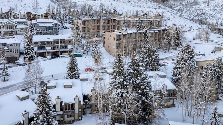 Vail Vista Mountain Retreat w/ Balcony & Views, Near Vail Ski Village