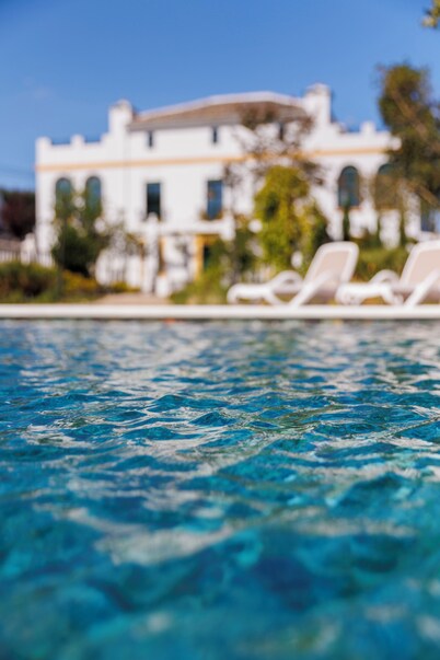 Finca Las Pecas - Exclusive Andalusian luxury finca for families and celebrations